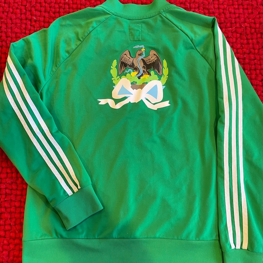 Collectible Mexico Adidas Jacket, Juniors but fits like a medium woman’s 🇲🇽